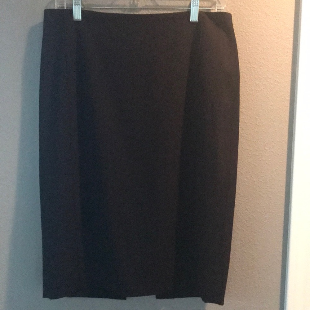 White House Black Market black skirt (size 8)